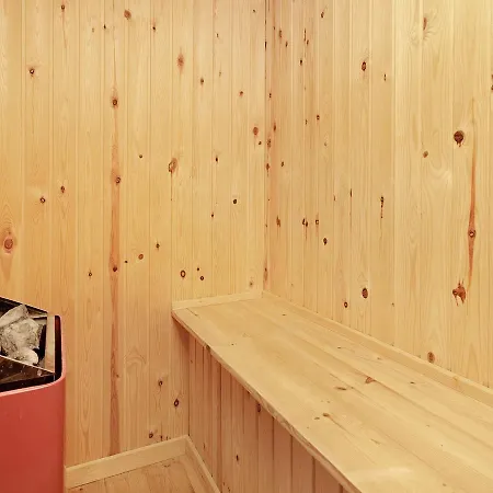 Two-bedroom Holiday In 4