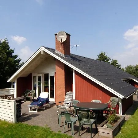 Holiday home Two-bedroom Holiday In 4 *