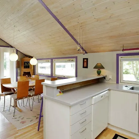 Two-bedroom Holiday In 4 Holiday home